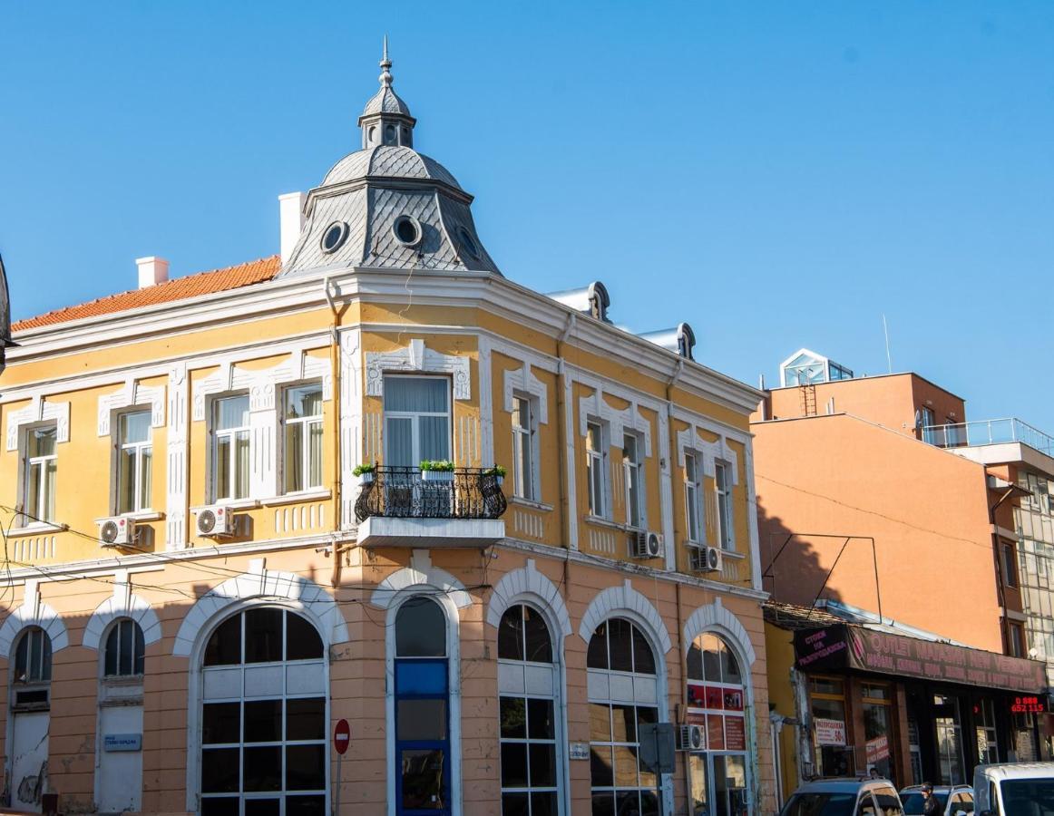 Otantik Shumen Hotel Exterior photo